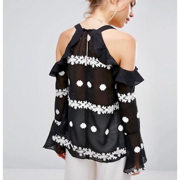 NastyGal Cold-Shoulder Top - Picture 2 of 2